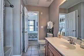 Charleston Townhome ~ 13 Mi to Sand & Surf!