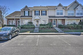 Charleston Townhome ~ 13 Mi to Sand & Surf!
