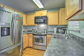 Charleston Townhome ~ 13 Mi to Sand & Surf!