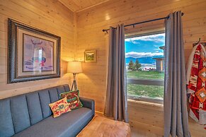 Ennis Lake Studio w/ Kayak, Pool & Fire Pit!