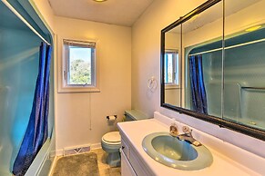 'east of the Sun' Beachside Apartment w/ Deck!