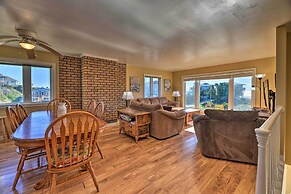 'east of the Sun' Beachside Apartment w/ Deck!