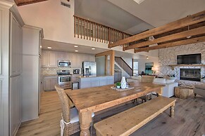 Stunning Lakefront Home: Hot Tub & Game Room!