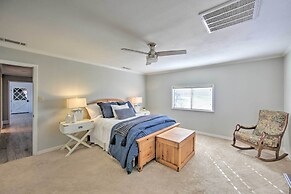 Stunning Lakefront Home: Hot Tub & Game Room!