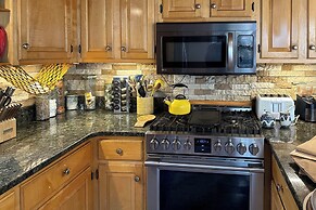 4 Mi to Sugarbush Resort: Waitsfield Retreat