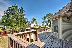 Pet-friendly Des Moines Home w/ Fenced Yard!