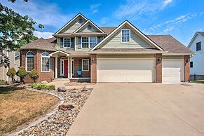 Pet-friendly Des Moines Home w/ Fenced Yard!