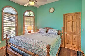 Pet-friendly Des Moines Home w/ Fenced Yard!