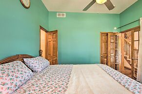 Pet-friendly Des Moines Home w/ Fenced Yard!