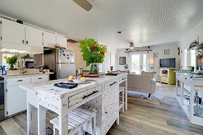 Topsail Beach Villa: Outdoor Oasis w/ Hot Tub