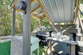 Topsail Beach Villa: Outdoor Oasis w/ Hot Tub