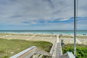 Topsail Beach Villa: Outdoor Oasis w/ Hot Tub