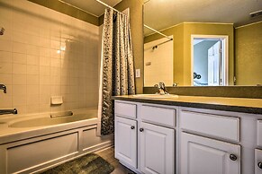 Resort Townhome w/ Splash Pool ~ 7 Mi to Disney!