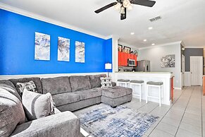Resort Townhome w/ Splash Pool ~ 7 Mi to Disney!