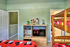 Resort Townhome w/ Splash Pool ~ 7 Mi to Disney!