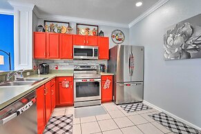 Resort Townhome w/ Splash Pool ~ 7 Mi to Disney!