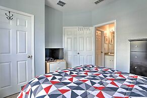 Resort Townhome w/ Splash Pool ~ 7 Mi to Disney!