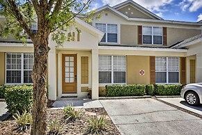 Resort Townhome w/ Splash Pool ~ 7 Mi to Disney!