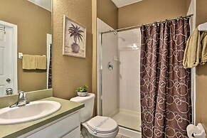 Resort Townhome w/ Splash Pool ~ 7 Mi to Disney!