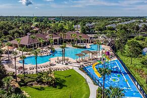 Resort Townhome w/ Splash Pool ~ 7 Mi to Disney!