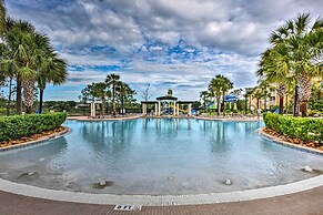 Resort Townhome w/ Splash Pool ~ 7 Mi to Disney!