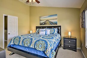 Resort Townhome w/ Splash Pool ~ 7 Mi to Disney!