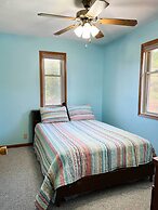 'eagles View' w/ Game Room - Walk to River!