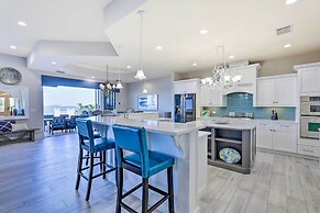 Apollo Beach House w/ Private Pool + Hot Tub