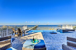 Apollo Beach House w/ Private Pool + Hot Tub