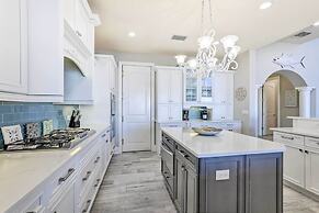 Apollo Beach House w/ Private Pool + Hot Tub