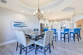 Apollo Beach House w/ Private Pool + Hot Tub