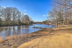 Waterfront Retreat < 4 Mi to Dtwn Cambridge!