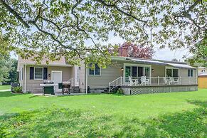 Waterfront Retreat < 4 Mi to Dtwn Cambridge!