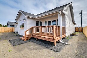 Ocean Shores Home w/ Game Room - Walk to Beaches!