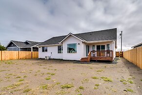 Ocean Shores Home w/ Game Room - Walk to Beaches!