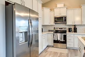 Ocean Shores Home w/ Game Room - Walk to Beaches!