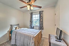 Jacksonville Getaway ~ 4 Mi to Downtown!