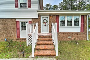 Jacksonville Getaway ~ 4 Mi to Downtown!
