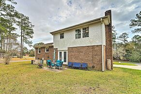 Jacksonville Getaway ~ 4 Mi to Downtown!