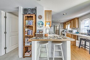 Ruidoso Cabin w/ Decks ~ 1 Mi to Downtown!