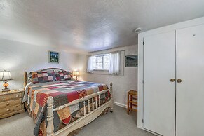 Ruidoso Cabin w/ Decks ~ 1 Mi to Downtown!