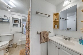 Ruidoso Cabin w/ Decks ~ 1 Mi to Downtown!