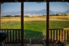 Paradise Valley Cabin by Chico & Yellowstone Park!