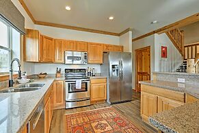 Mtn-view Retreat w/ Hot Tub in Granby!