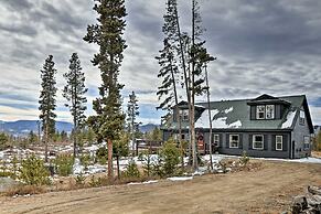 Mtn-view Retreat w/ Hot Tub in Granby!