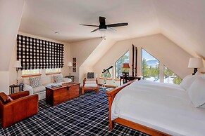 Mtn-view Retreat w/ Hot Tub in Granby!