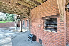 'river's Edge Retreat With Kayaks & River Access!