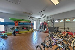 'river's Edge Retreat With Kayaks & River Access!