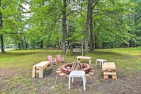 Roscommon Cabin w/ Fire Pit: Walk to Higgins Lake!