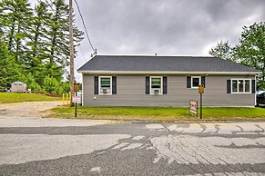 Scenic Little Ossipee Lake Retreat w/ Grill!